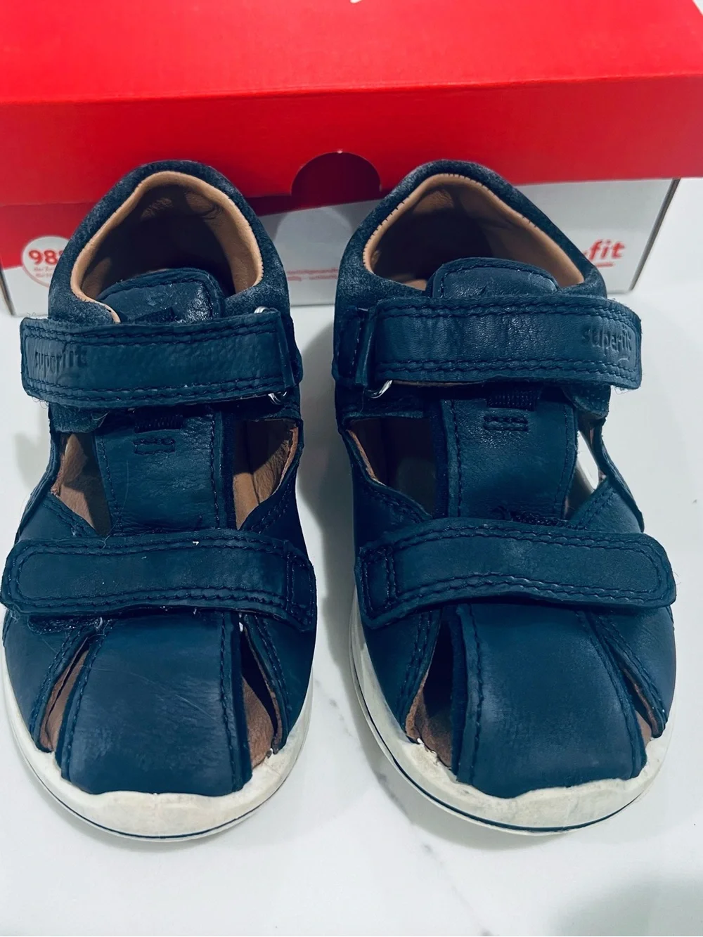 Superfit Boomerang leather closed sandals EU23 US6.5